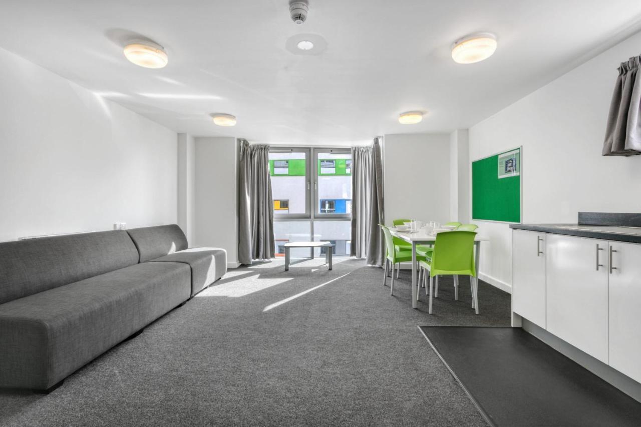Bright & Central Room In Luton, Sleeps 2 Luton  Exterior photo
