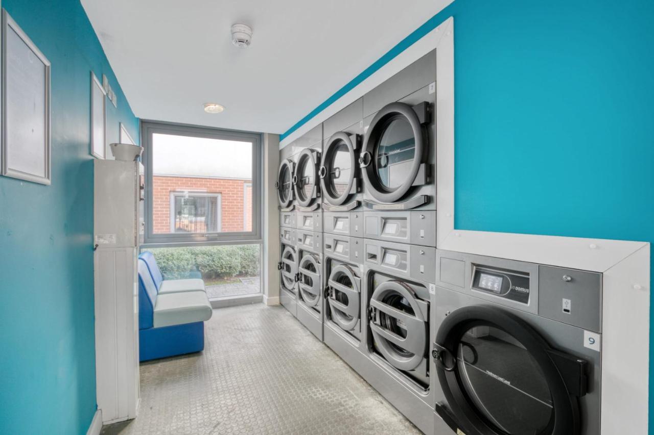 Bright & Central Room In Luton, Sleeps 2 Luton  Exterior photo