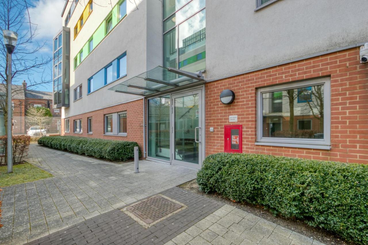 Bright & Central Room In Luton, Sleeps 2 Luton  Exterior photo